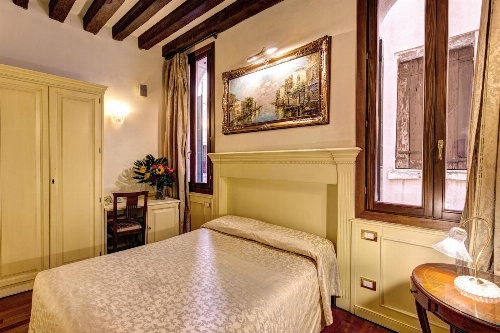 Palazzo La Scala image 1